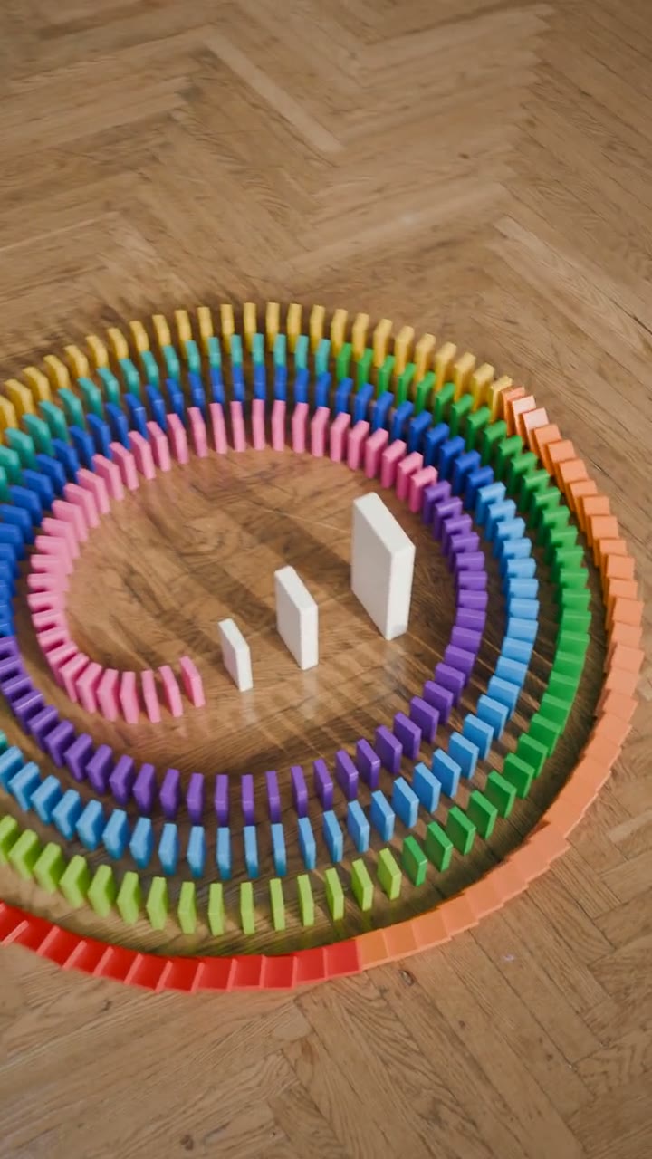Domino Spiral